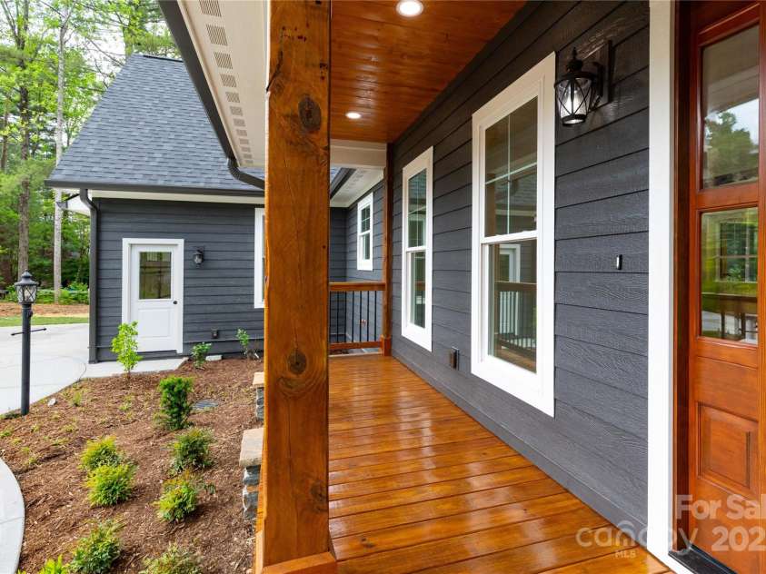 111 Laura Trace, Hendersonville, NC 28792.  MLS# CAR4211546, YatesRealty ID 17311. Front Porch