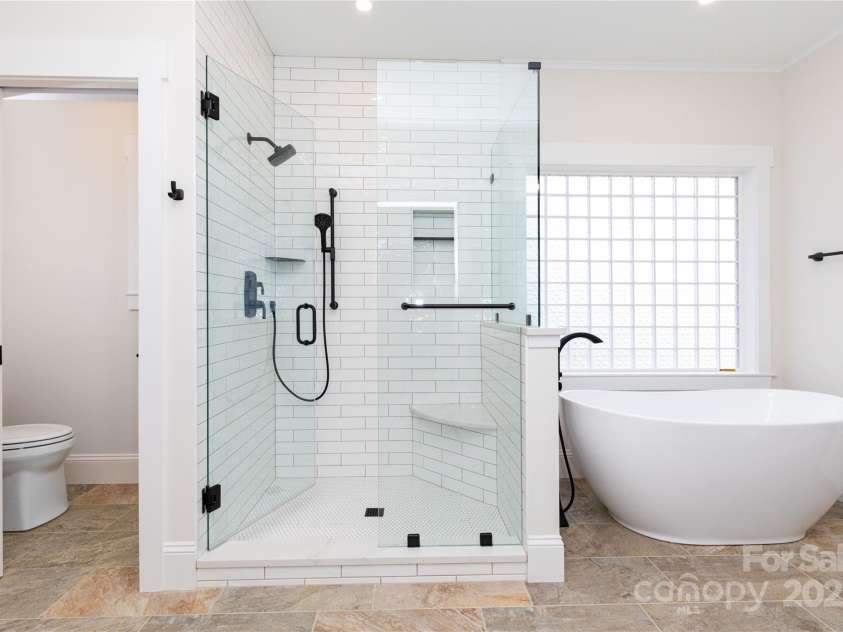 111 Laura Trace, Hendersonville, NC 28792.  MLS# CAR4211546, YatesRealty ID 17311. Primary Bathroom