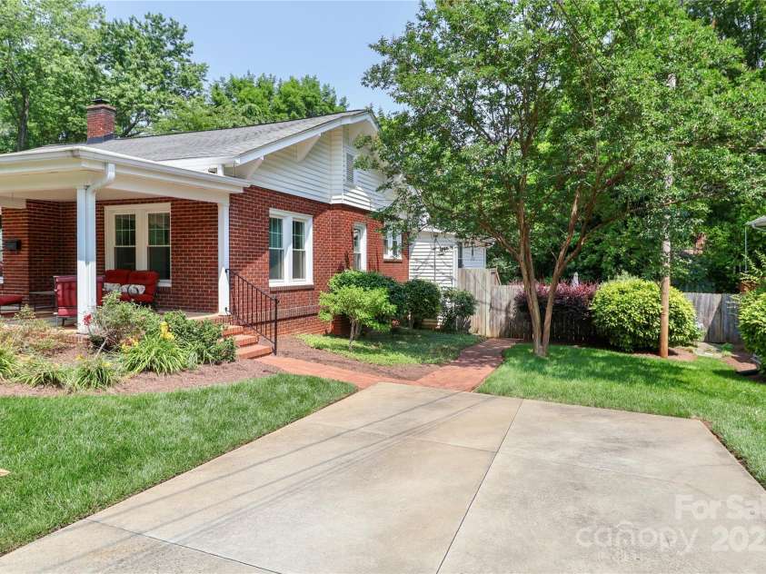 536 Carroll Street, Statesville, NC 28625.  MLS# CAR4266571, YatesRealty ID 17313. 