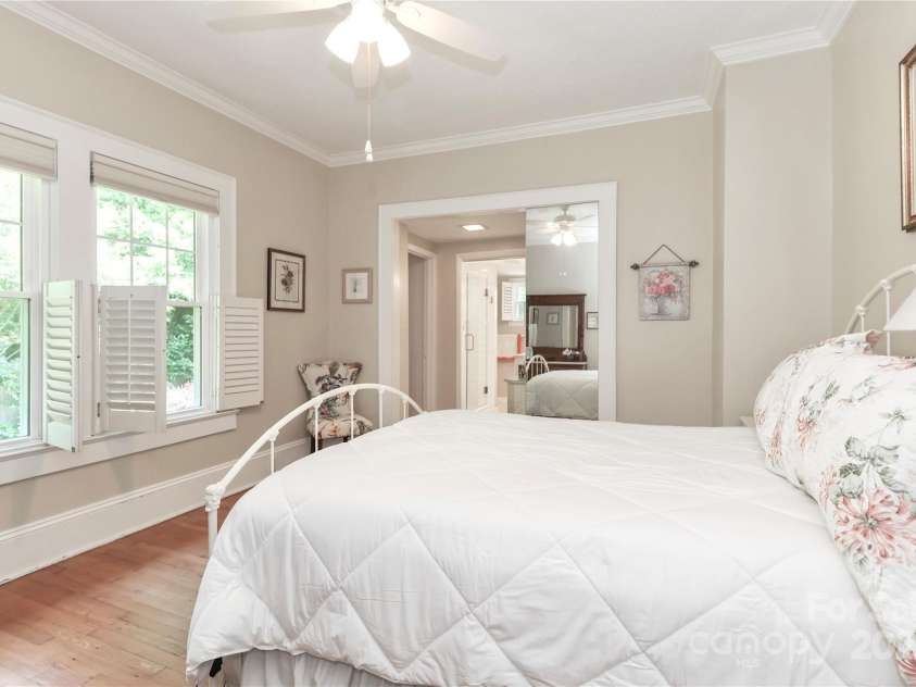 536 Carroll Street, Statesville, NC 28625.  MLS# CAR4266571, YatesRealty ID 17313. 