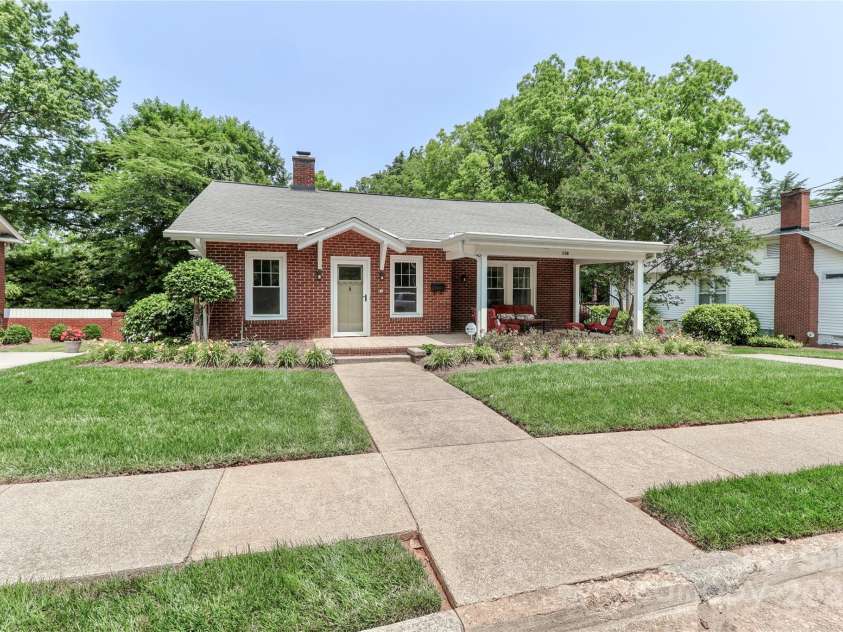 536 Carroll Street, Statesville, NC 28625.  MLS# CAR4266571, YatesRealty ID 17313. 