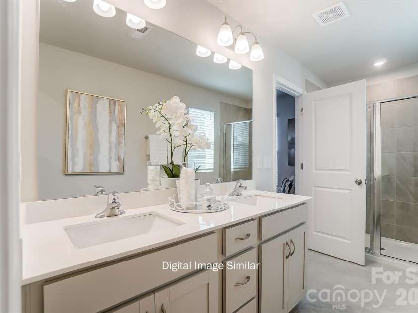 6026 Mallow Crossing Lane, Charlotte, NC 28213.  MLS# CAR4344708, YatesRealty ID 17313. 