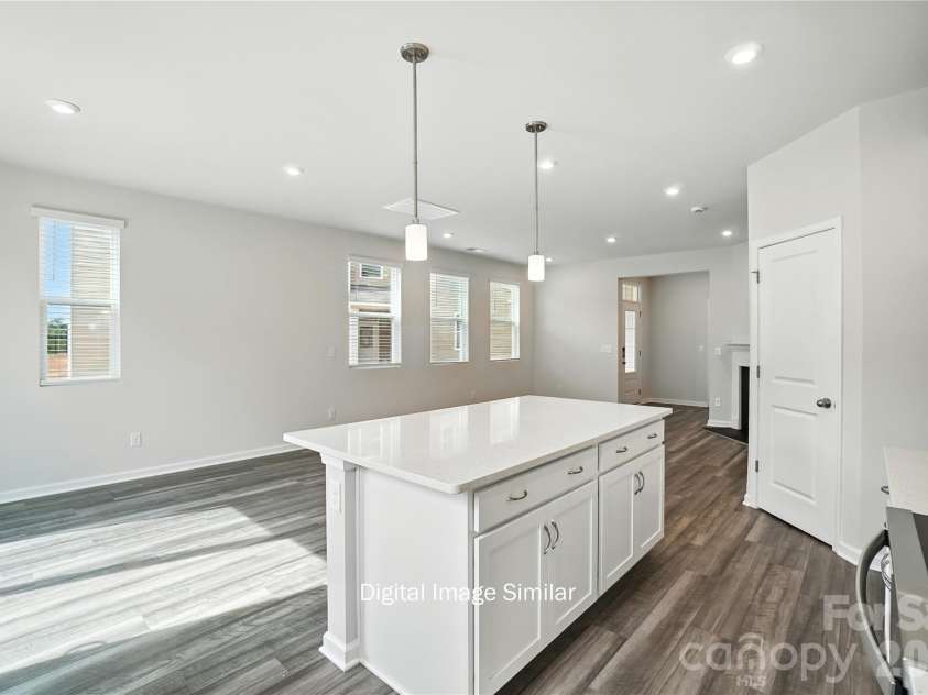 6026 Mallow Crossing Lane, Charlotte, NC 28213.  MLS# CAR4344708, YatesRealty ID 17313. 