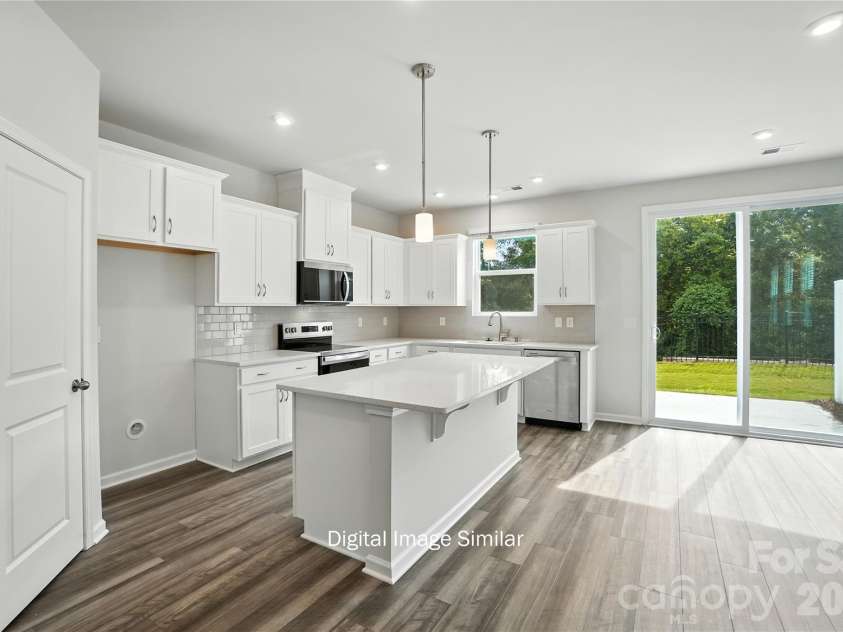 6026 Mallow Crossing Lane, Charlotte, NC 28213.  MLS# CAR4344708, YatesRealty ID 17313. 