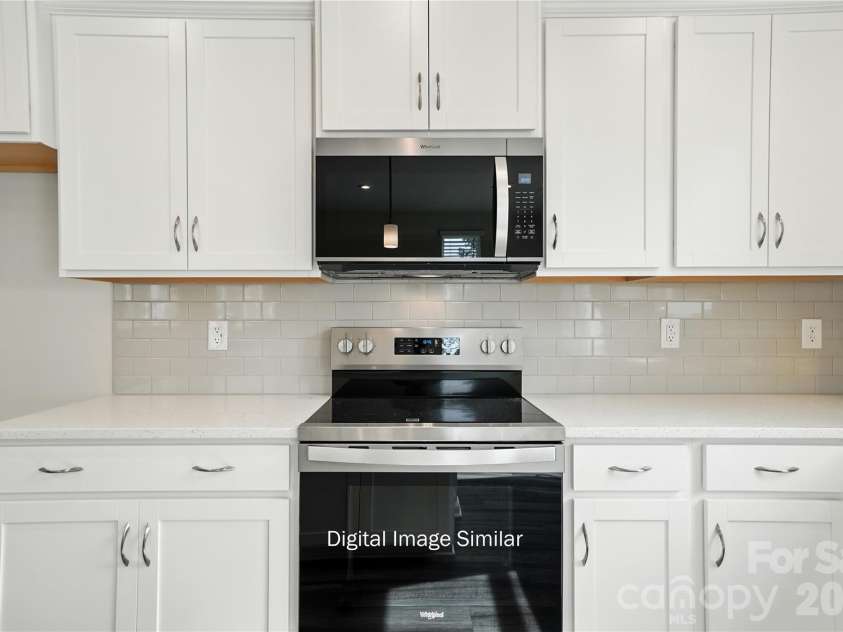 6026 Mallow Crossing Lane, Charlotte, NC 28213.  MLS# CAR4344708, YatesRealty ID 17313. 