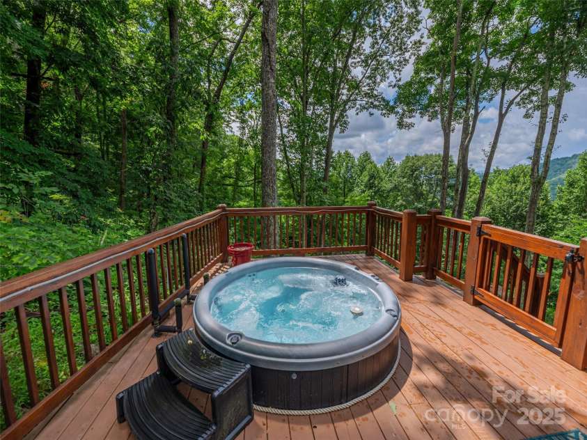 3424 Wesley Creek Road, Clyde, NC 28721.  MLS# CAR4227110, YatesRealty ID 17316. 
