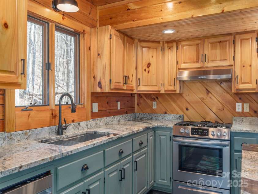 3424 Wesley Creek Road, Clyde, NC 28721.  MLS# CAR4227110, YatesRealty ID 17316. 