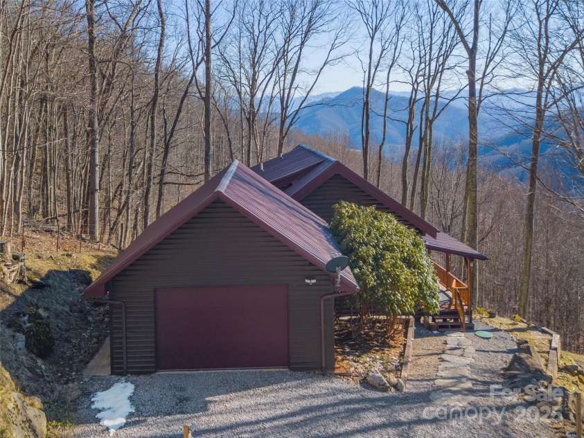 3424 Wesley Creek Road, Clyde, NC 28721.  MLS# CAR4227110, YatesRealty ID 17316. 