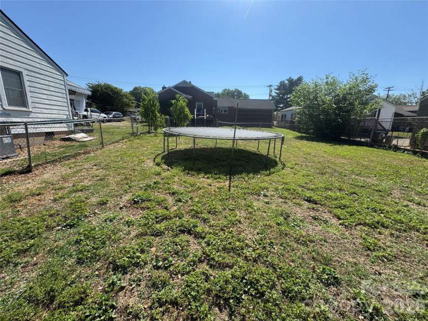 1405 Hickory Grove Road, Gastonia, NC 28056.  MLS# CAR4374777, YatesRealty ID 17317. 1405