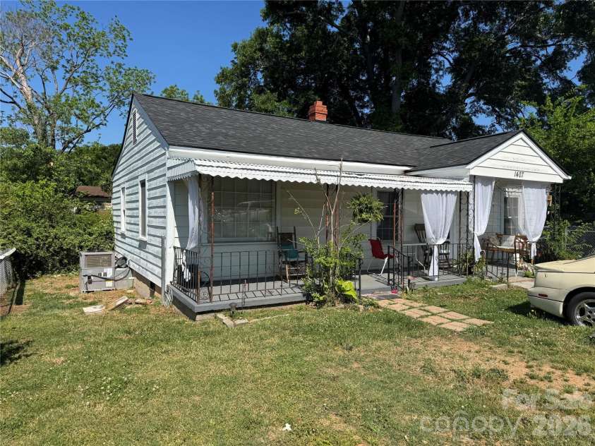 1405 Hickory Grove Road, Gastonia, NC 28056.  MLS# CAR4374777, YatesRealty ID 17317. 1407