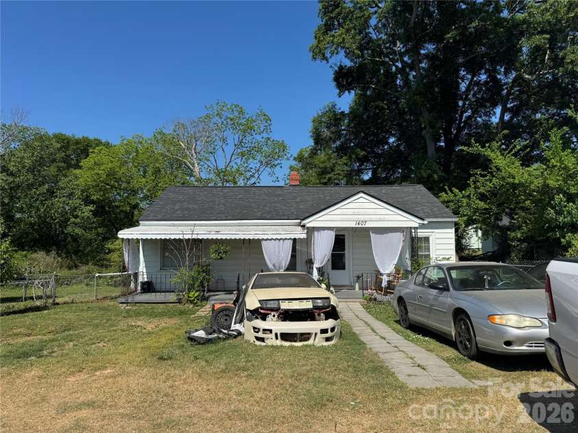 1405 Hickory Grove Road, Gastonia, NC 28056.  MLS# CAR4374777, YatesRealty ID 17317. 