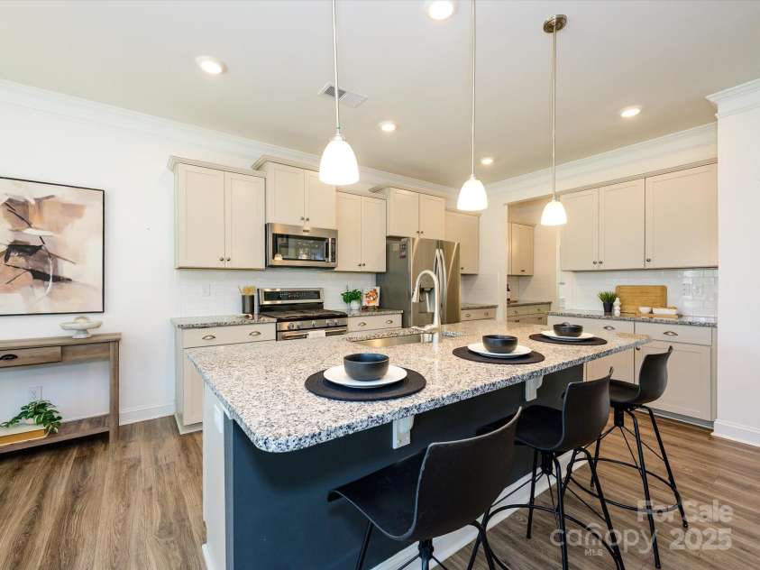 5012 Oakmere Road, Waxhaw, NC 28173.  MLS# CAR4238795, YatesRealty ID 17317. 