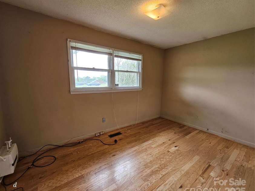 1217 Stony Point Road, Kings Mountain, NC 28086.  MLS# CAR4245098, YatesRealty ID 17319. 