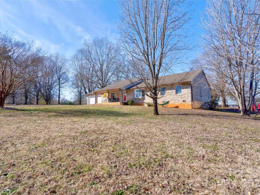 1304 Cambridge Drive, Shelby, NC 28152.  MLS# CAR4213592, YatesRealty ID 1732. Back Yard