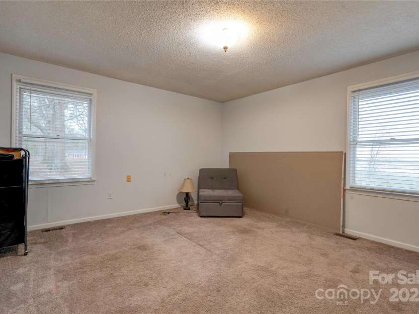 1304 Cambridge Drive, Shelby, NC 28152.  MLS# CAR4213592, YatesRealty ID 1732. Bedroom 3