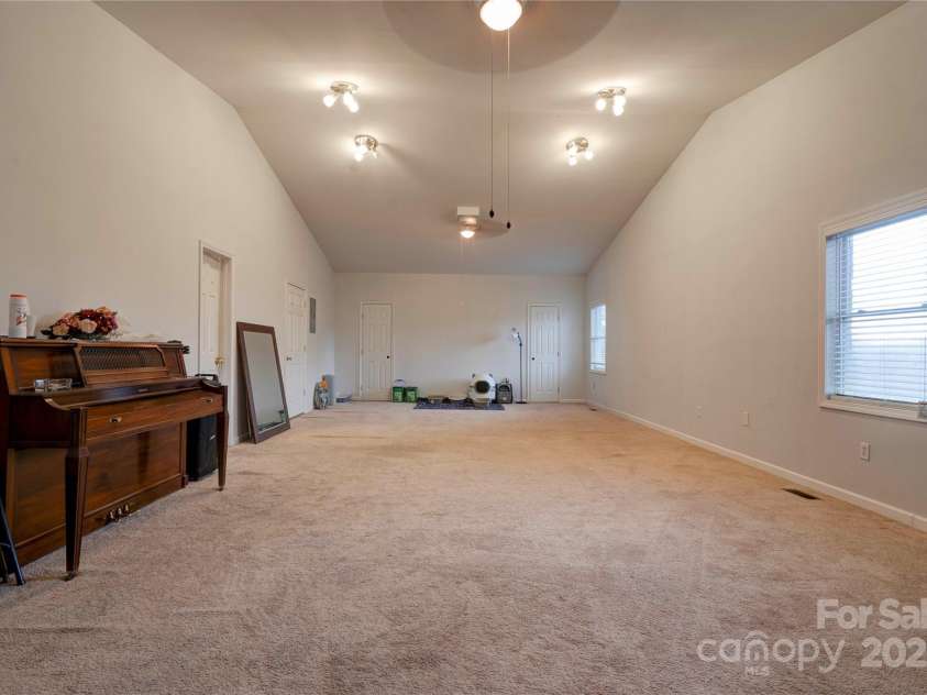 1304 Cambridge Drive, Shelby, NC 28152.  MLS# CAR4213592, YatesRealty ID 1732. Bonus Room