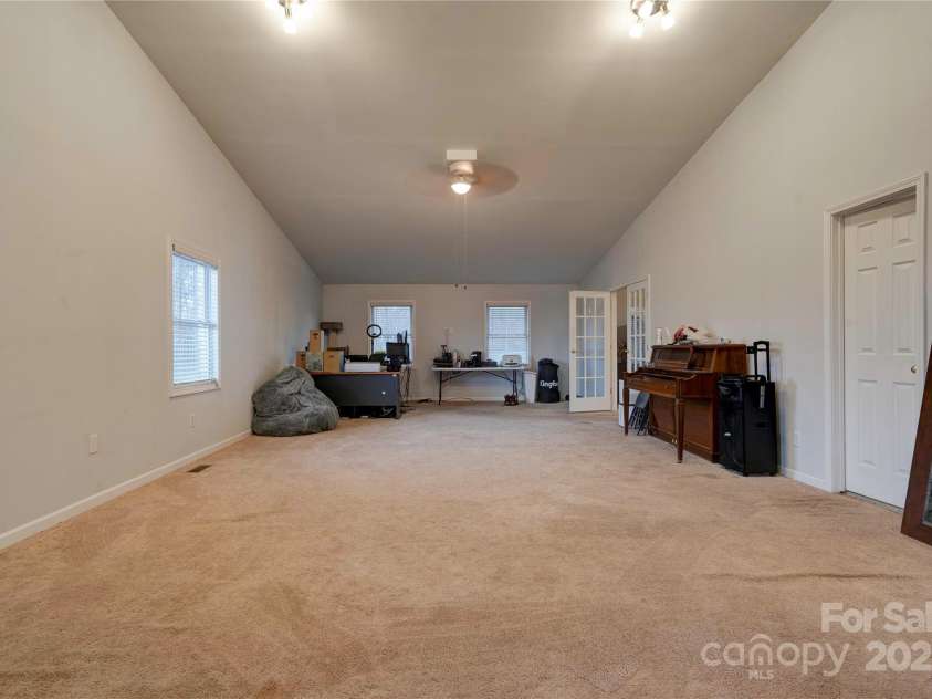 1304 Cambridge Drive, Shelby, NC 28152.  MLS# CAR4213592, YatesRealty ID 1732. Bonus Room