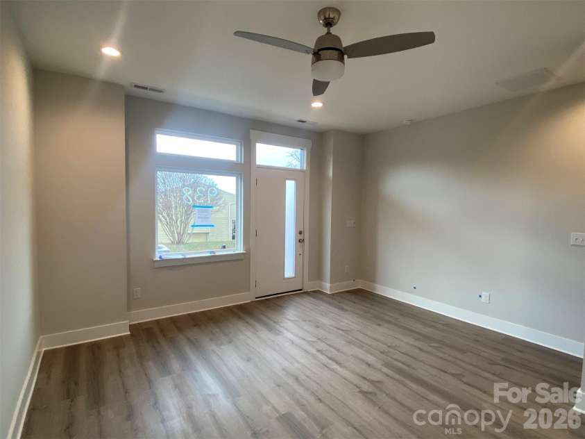 938 Callahan Street, Charlotte, NC 28206.  MLS# CAR4209052, YatesRealty ID 1732. 1st Floor Flex Room