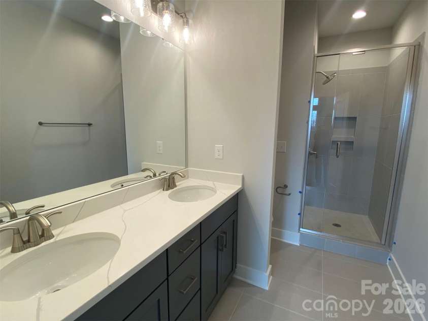 938 Callahan Street, Charlotte, NC 28206.  MLS# CAR4209052, YatesRealty ID 1732. Premier Bath