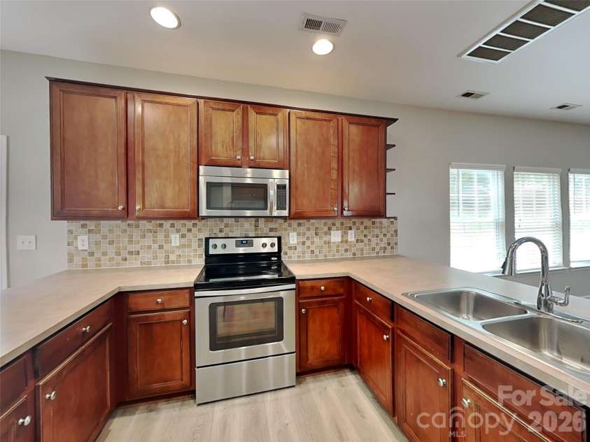 4208 Lawrence Daniel Drive, Matthews, NC 28104.  MLS# CAR4368967, YatesRealty ID 17320. 