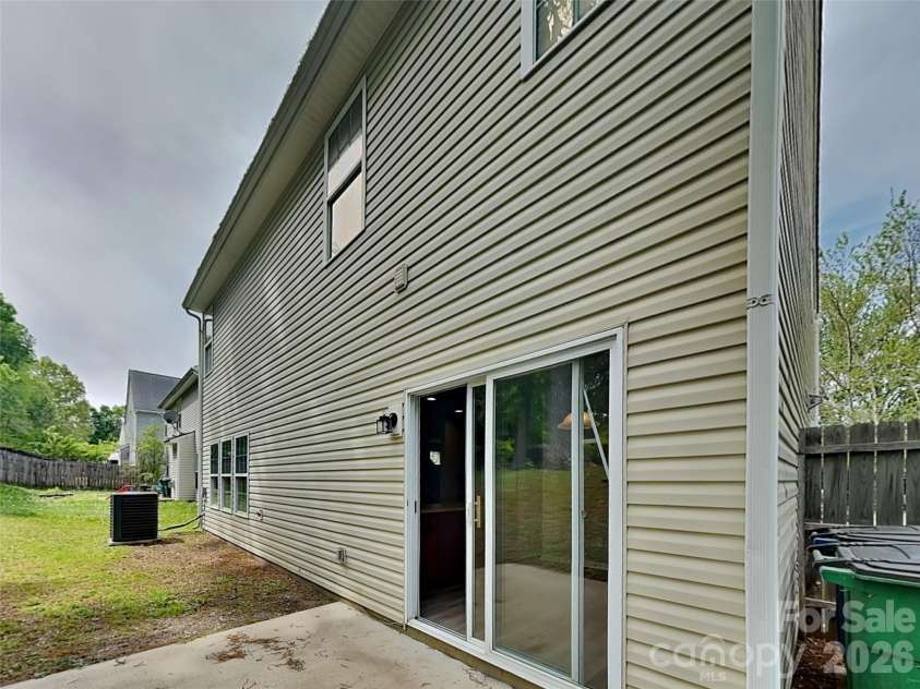 4208 Lawrence Daniel Drive, Matthews, NC 28104.  MLS# CAR4368967, YatesRealty ID 17320. 