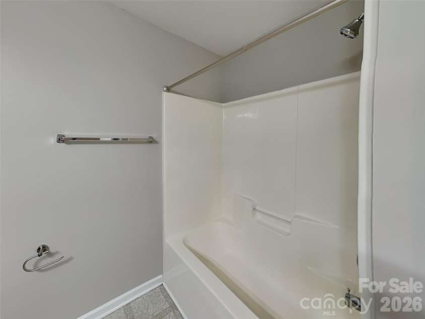 4208 Lawrence Daniel Drive, Matthews, NC 28104.  MLS# CAR4368967, YatesRealty ID 17320. Full bathroom