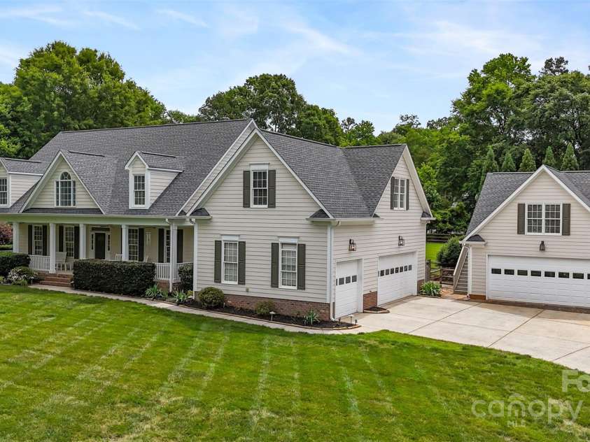 6409 Barkley Farm Road, Huntersville, NC 28078.  MLS# CAR4259962, YatesRealty ID 17320. 