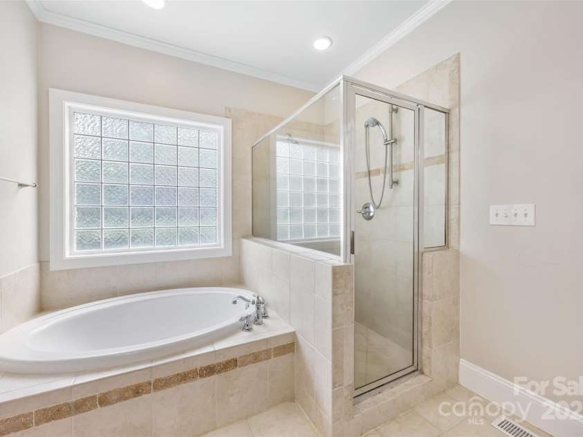 6409 Barkley Farm Road, Huntersville, NC 28078.  MLS# CAR4259962, YatesRealty ID 17320. 