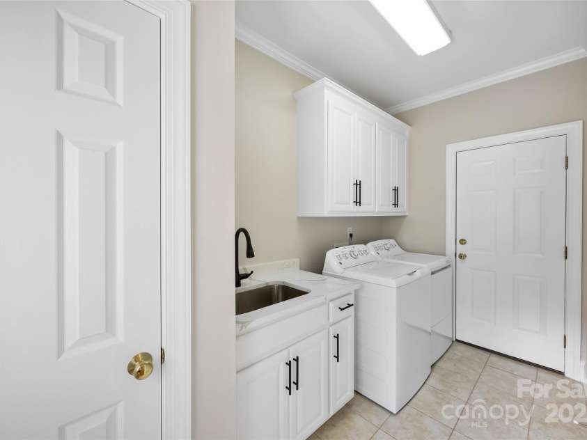 6409 Barkley Farm Road, Huntersville, NC 28078.  MLS# CAR4259962, YatesRealty ID 17320. 