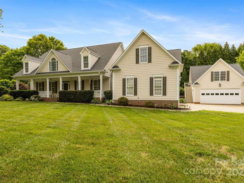 6409 Barkley Farm Road, Huntersville, NC 28078.  MLS# CAR4259962, YatesRealty ID 17320. 