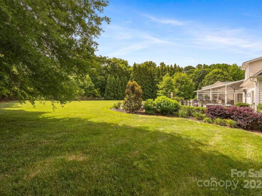 6409 Barkley Farm Road, Huntersville, NC 28078.  MLS# CAR4259962, YatesRealty ID 17320. 