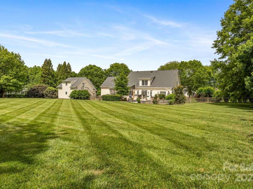 6409 Barkley Farm Road, Huntersville, NC 28078.  MLS# CAR4259962, YatesRealty ID 17320. 