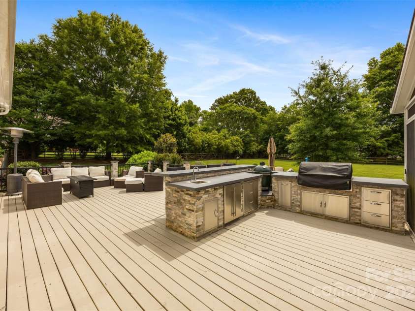 6409 Barkley Farm Road, Huntersville, NC 28078.  MLS# CAR4259962, YatesRealty ID 17320. 