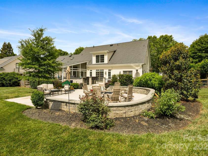 6409 Barkley Farm Road, Huntersville, NC 28078.  MLS# CAR4259962, YatesRealty ID 17320. 