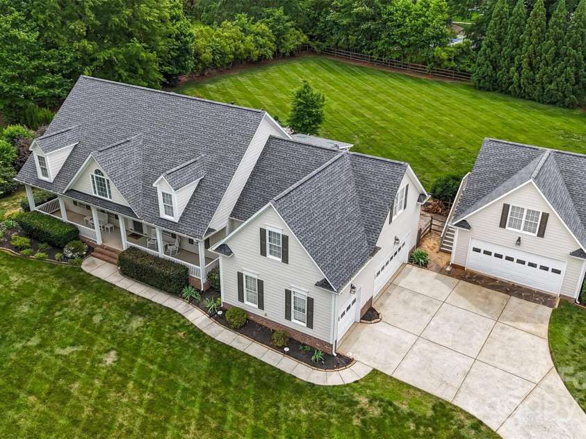 6409 Barkley Farm Road, Huntersville, NC 28078.  MLS# CAR4259962, YatesRealty ID 17320. 