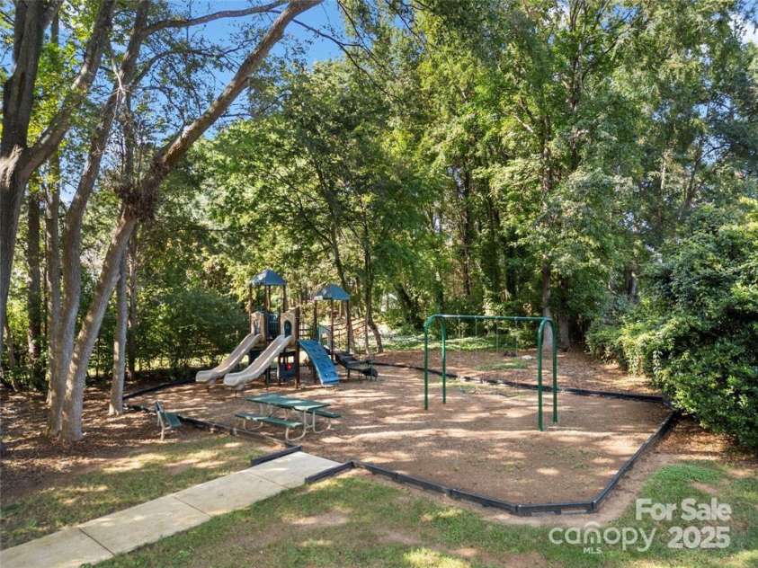 6409 Barkley Farm Road, Huntersville, NC 28078.  MLS# CAR4259962, YatesRealty ID 17320. 