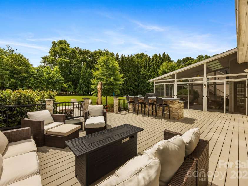 6409 Barkley Farm Road, Huntersville, NC 28078.  MLS# CAR4259962, YatesRealty ID 17320. 