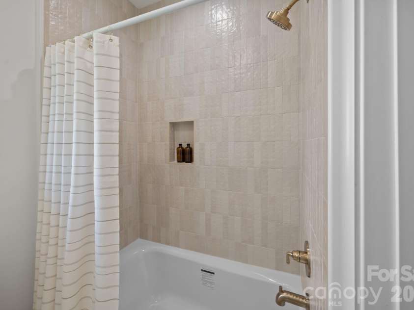 9627 Riviera Drive, Sherrills Ford, NC 28673.  MLS# CAR4365567, YatesRealty ID 17321. 