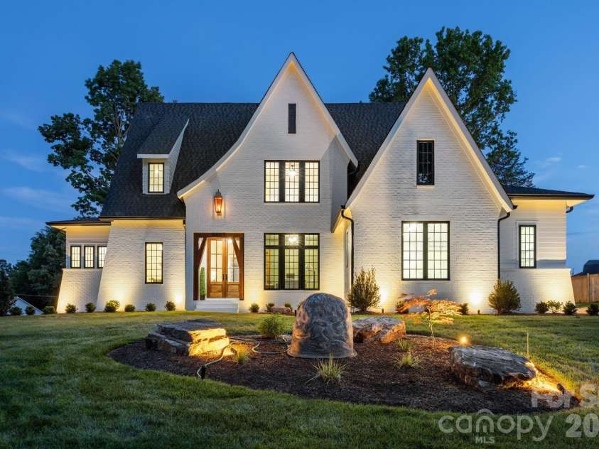 9627 Riviera Drive, Sherrills Ford, NC 28673.  MLS# CAR4365567, YatesRealty ID 17321. 