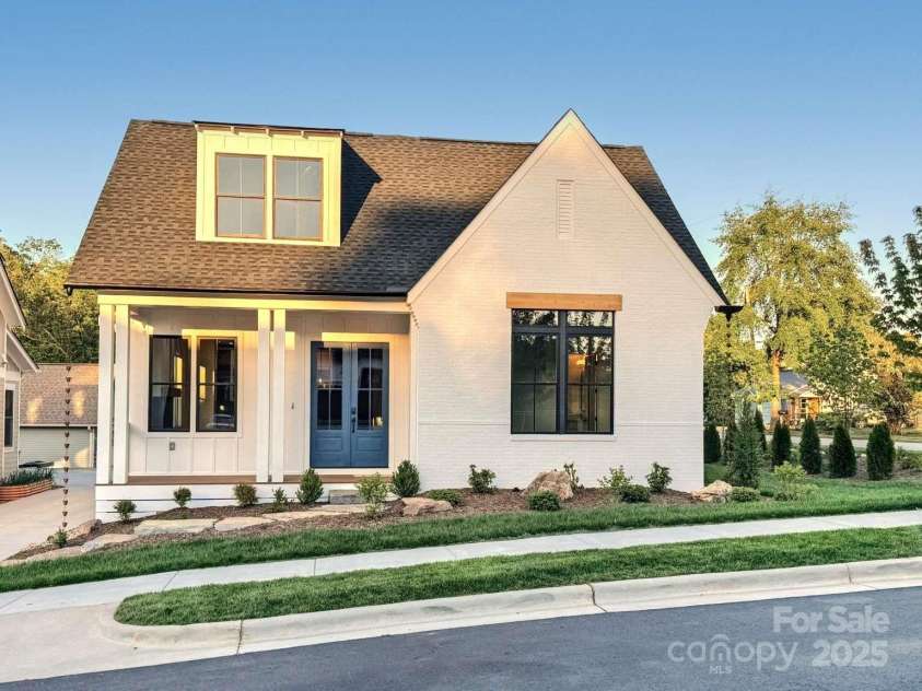 10 Hidden Pond Lane, Brevard, NC 28712.  MLS# CAR4263846, YatesRealty ID 17322. 