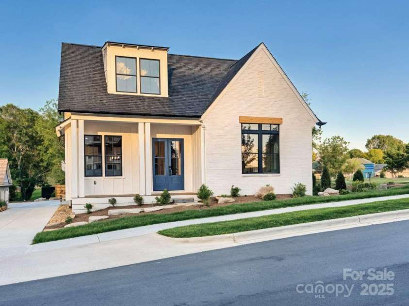 10 Hidden Pond Lane, Brevard, NC 28712.  MLS# CAR4263846, YatesRealty ID 17322. 