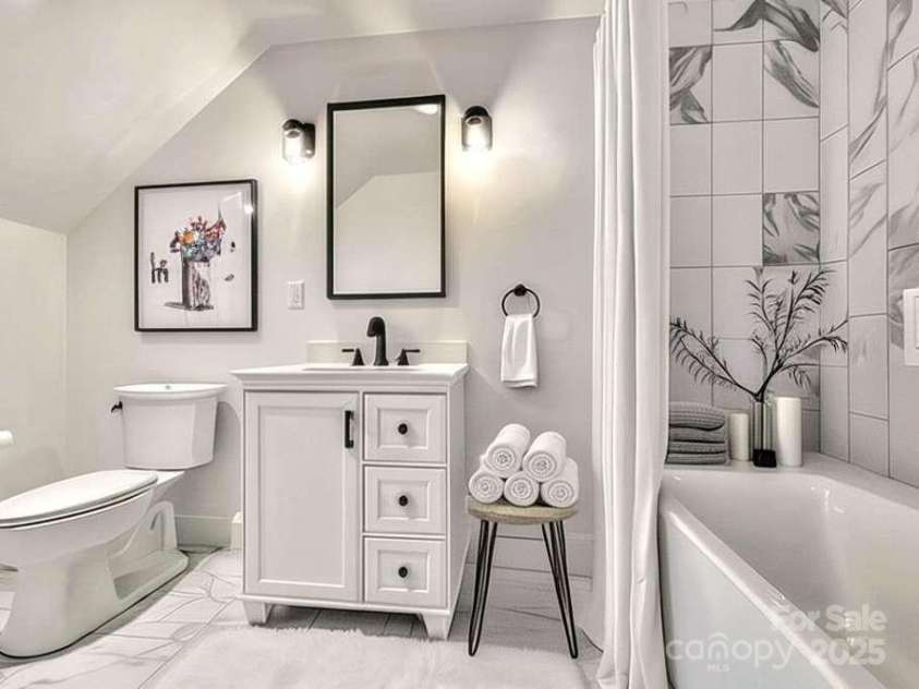 10 Hidden Pond Lane, Brevard, NC 28712.  MLS# CAR4263846, YatesRealty ID 17322. 