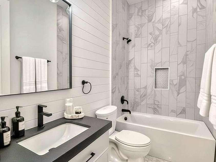 10 Hidden Pond Lane, Brevard, NC 28712.  MLS# CAR4263846, YatesRealty ID 17322. 