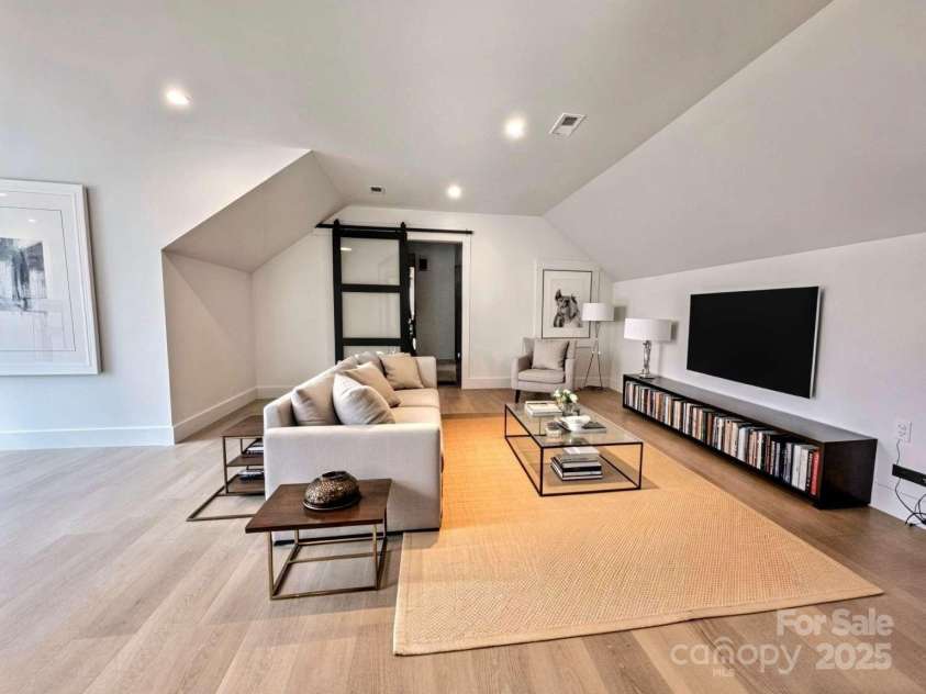 10 Hidden Pond Lane, Brevard, NC 28712.  MLS# CAR4263846, YatesRealty ID 17322. 