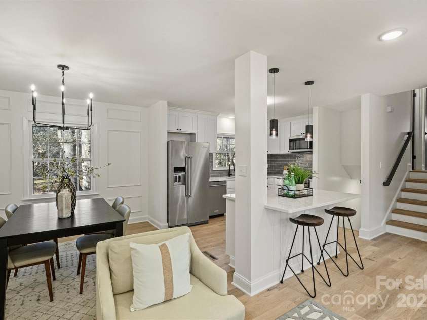 6706 Queensberry Drive, Charlotte, NC 28226.  MLS# CAR4281560, YatesRealty ID 17323. 