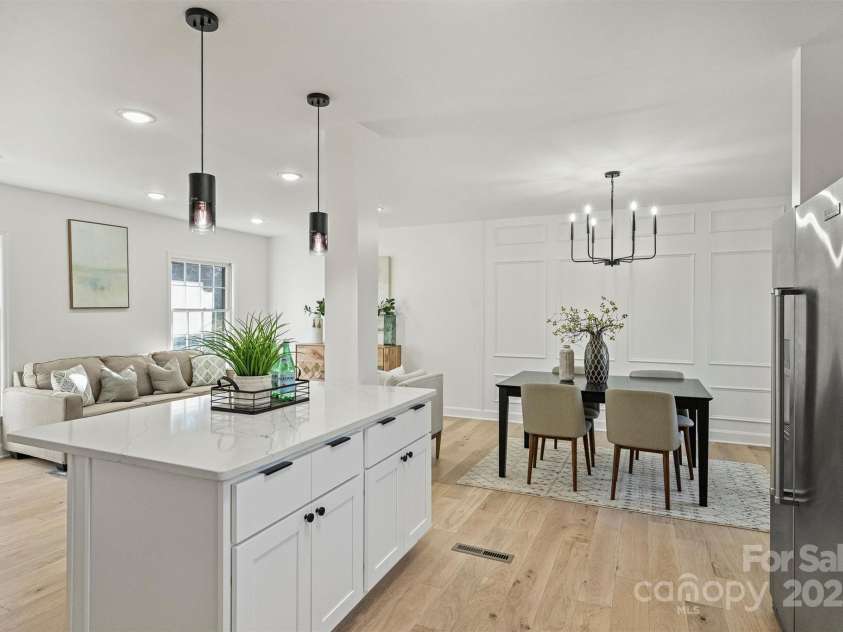 6706 Queensberry Drive, Charlotte, NC 28226.  MLS# CAR4281560, YatesRealty ID 17323. 
