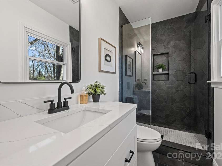 6706 Queensberry Drive, Charlotte, NC 28226.  MLS# CAR4281560, YatesRealty ID 17323. 