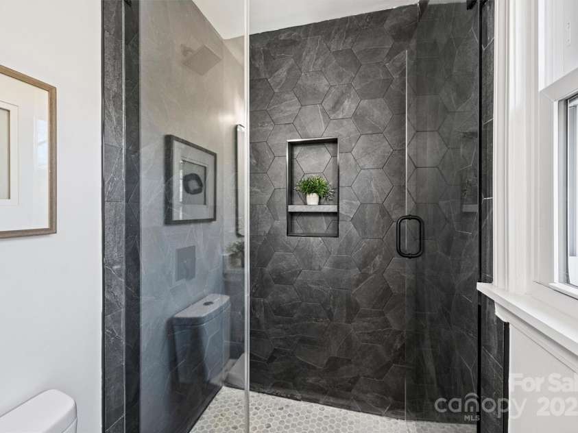6706 Queensberry Drive, Charlotte, NC 28226.  MLS# CAR4281560, YatesRealty ID 17323. 