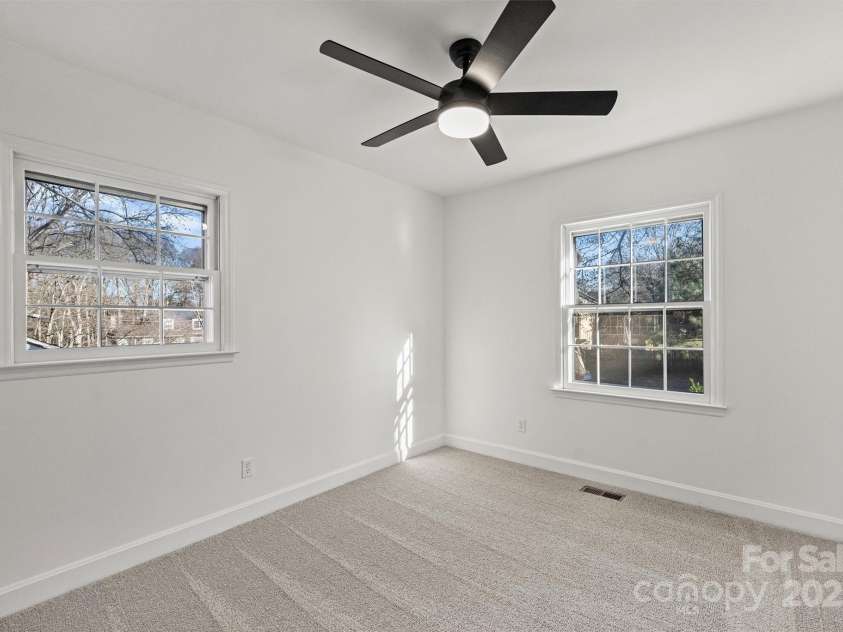 6706 Queensberry Drive, Charlotte, NC 28226.  MLS# CAR4281560, YatesRealty ID 17323. 