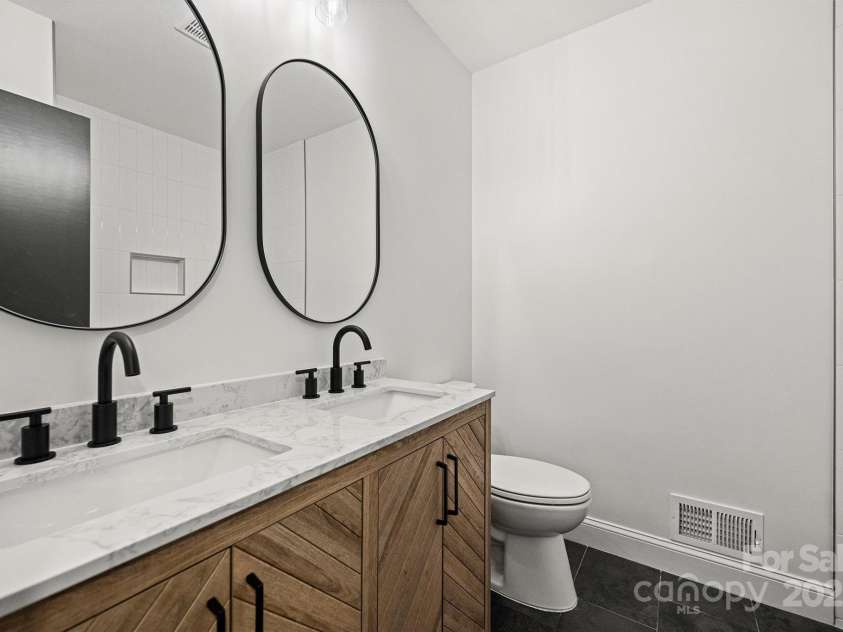 6706 Queensberry Drive, Charlotte, NC 28226.  MLS# CAR4281560, YatesRealty ID 17323. 